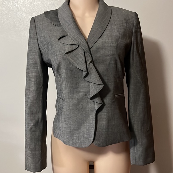 Tahari Jackets & Blazers - TAHARI Arthur S Levine Gray Chambray 3-Button Blazer Jacket Ruffle- 6 Petite